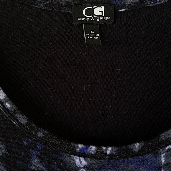 Cable & Gauge Women's Hi-Lo Tunic Top - Picture 5 of 7